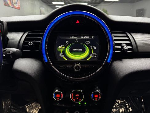 Used 2018 MINI Cooper 2-Door Hardtop w/ Signature Line Package image 23