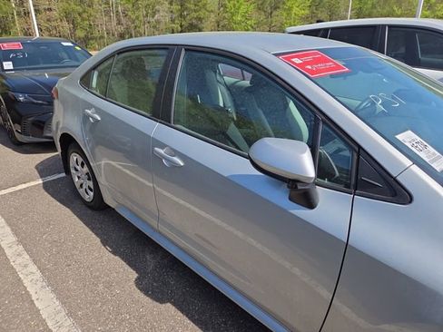 Used 2026 Toyota Corolla LE image 2