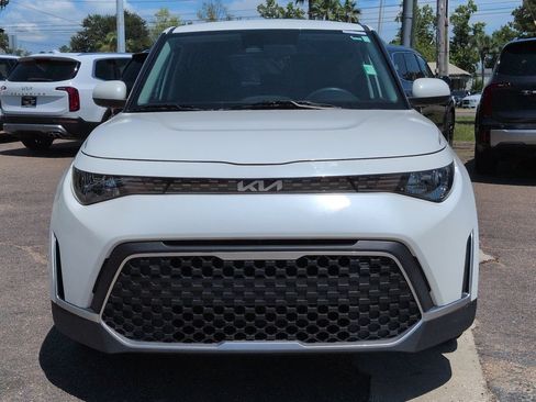 Certified 2023 Kia Soul LX w/ LX Technology Package FWD image 9
