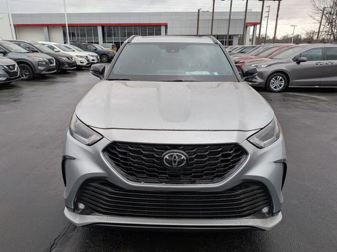 Used 2024 Toyota Highlander XSE image 2