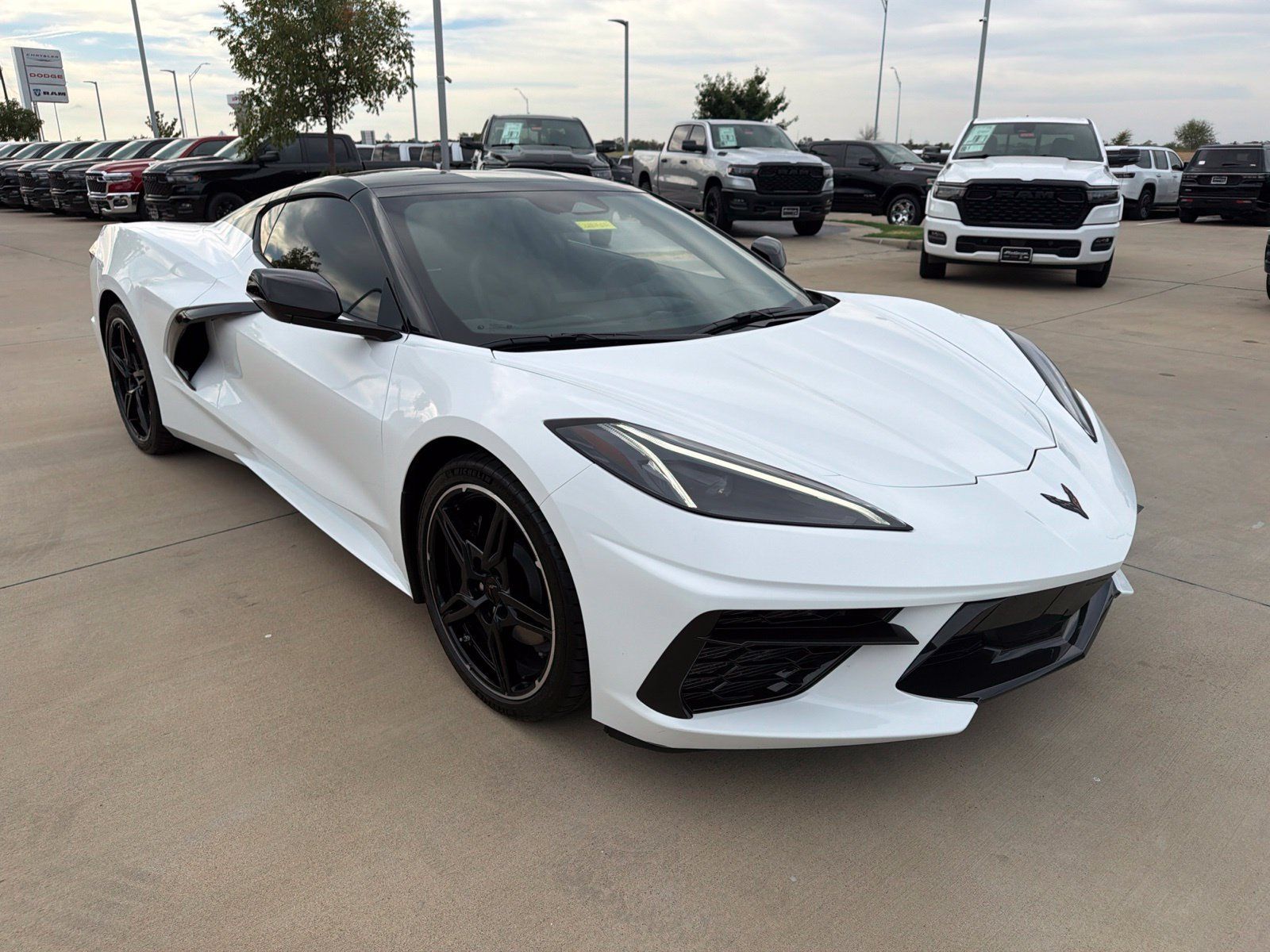 Used 2025 Chevrolet Corvette Stingray Coupe w/ 1LT RWD image 7