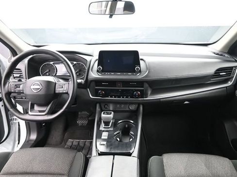Used 2025 Nissan Rogue SV FWD image 24