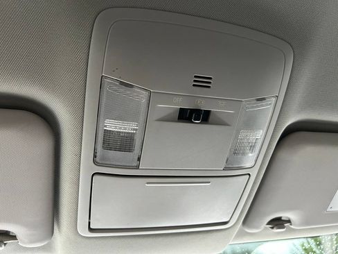Used 2016 Toyota RAV4 LE FWD image 47