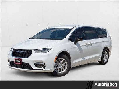 New 2026 Chrysler Pacifica Select