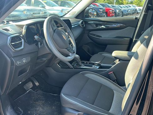 Used 2024 Chevrolet TrailBlazer LT w/ Driver Confidence Package AWD/4WD image 7