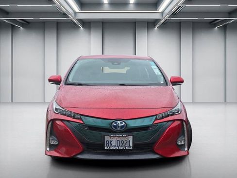 Used 2019 Toyota Prius Prime Advanced image 2