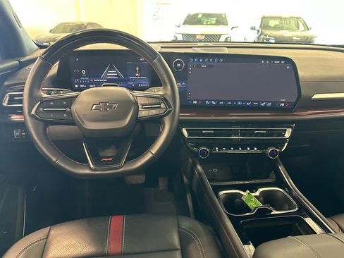 Used 2024 Chevrolet Traverse RS image 16