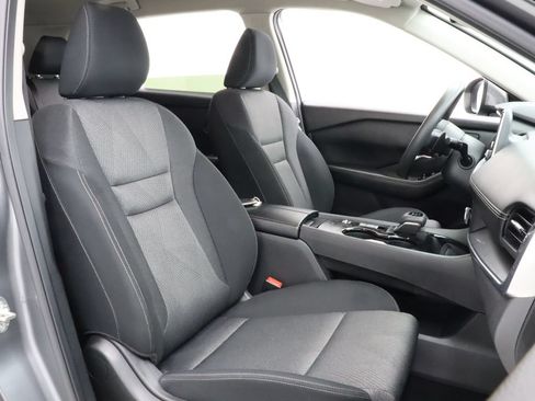 Used 2024 Nissan Rogue SV FWD image 25