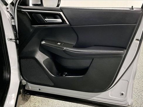 Used 2022 Mitsubishi Outlander SE image 30