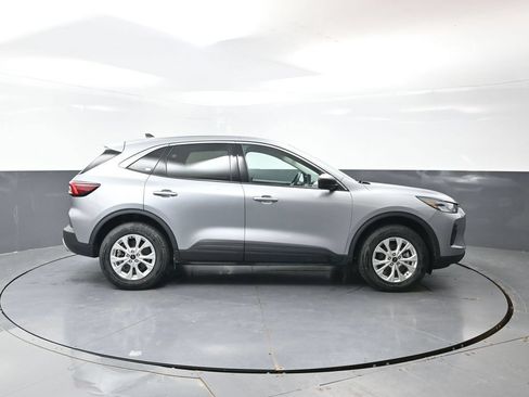 Used 2024 Ford Escape Active AWD/4WD image 3