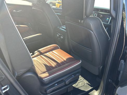Used 2024 GMC Yukon Denali Ultimate AWD/4WD image 23