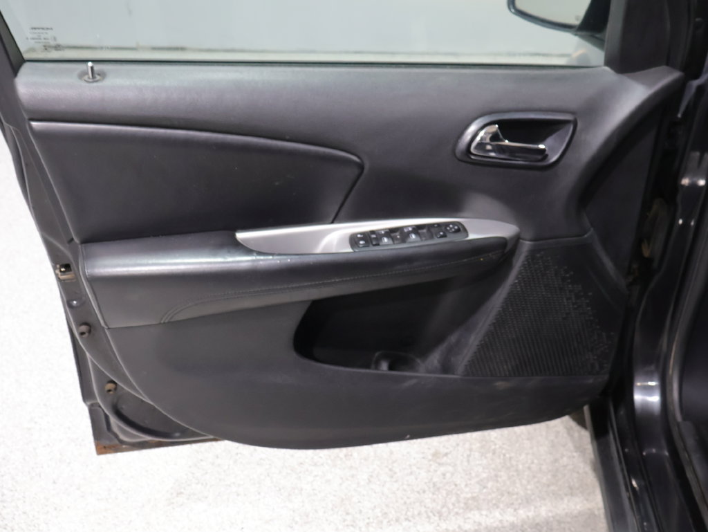 Used 2013 Dodge Journey SXT FWD image 19