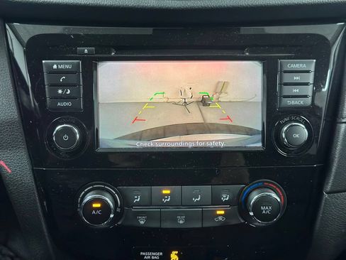 Used 2020 Nissan Rogue S w/ Special Edition Package FWD image 6