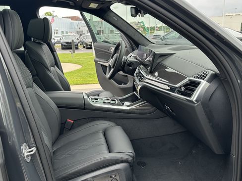 Used 2026 BMW X7 M60i AWD/4WD image 32