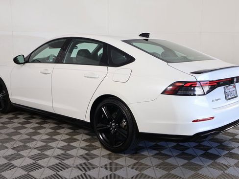 Used 2025 Honda Accord Sport image 6