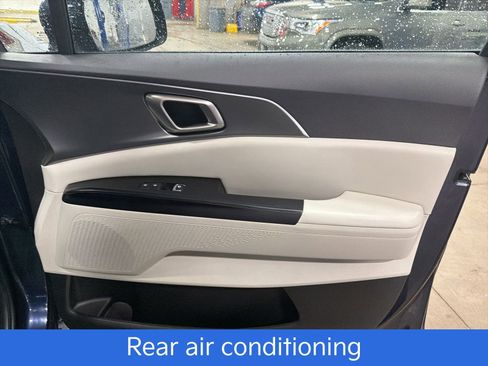 Used 2024 Kia Carnival LX image 25