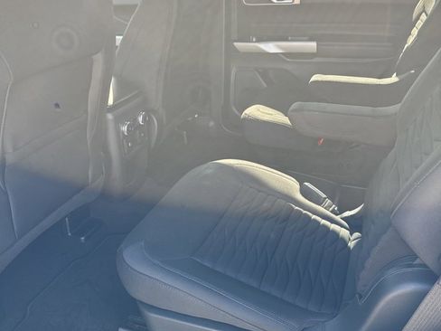 Used 2021 Ford Explorer XLT image 11