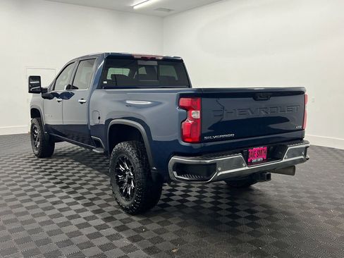 Used 2023 Chevrolet Silverado 2500 LTZ w/ LTZ Convenience Package image 3