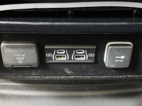 Used 2022 Jeep Wagoneer Series II w/ Premium Group I AWD/4WD image 28