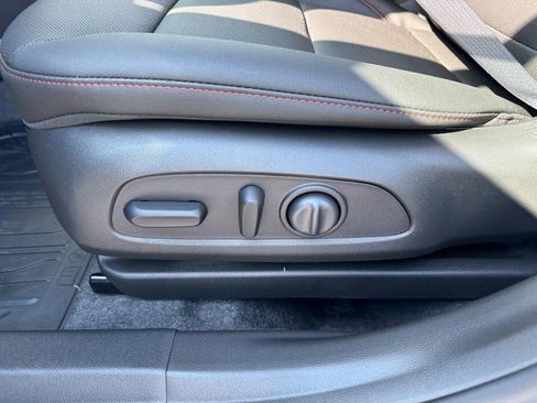 New 2025 Chevrolet Trax RS w/ Sunroof Package image 11