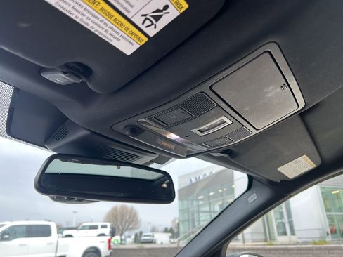 Used 2016 Land Rover Discovery Sport HSE image 25