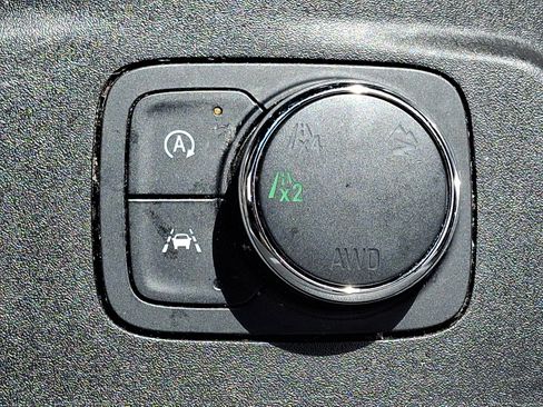 Used 2022 Chevrolet Traverse LT AWD/4WD image 24