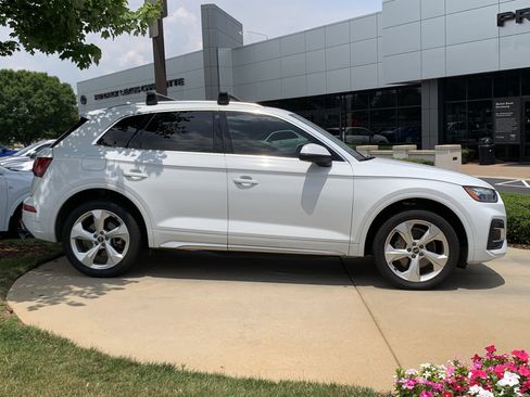 Used 2021 Audi Q5 2.0T Premium Plus w/ Premium Plus Package AWD/4WD image 11