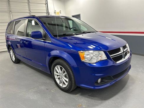 Used 2020 Dodge Grand Caravan SXT image 2