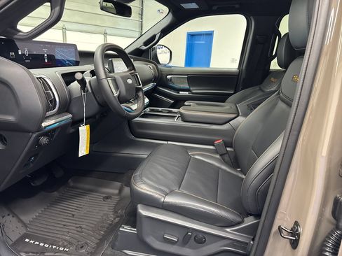 New 2027 Ford Expedition Tremor w/ Driver's Package AWD/4WD image 10