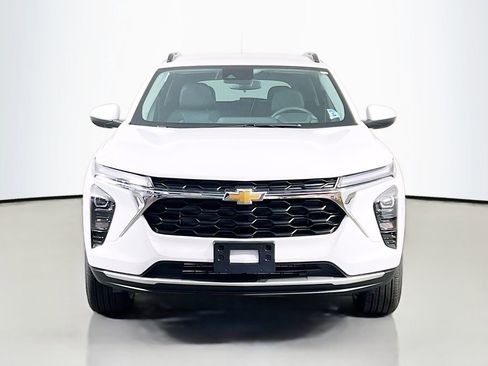 New 2026 Chevrolet Trax LT image 2