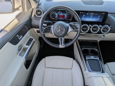 Used 2025 Mercedes-Benz GLA 250 image 23