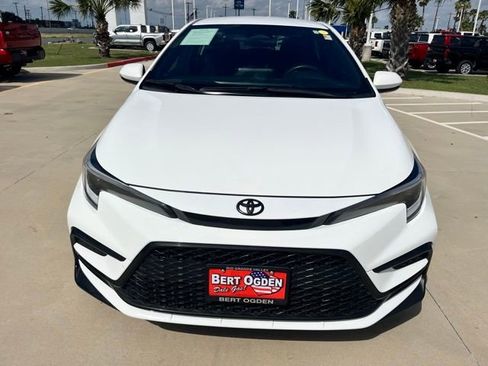 Used 2025 Toyota Corolla SE FWD image 2