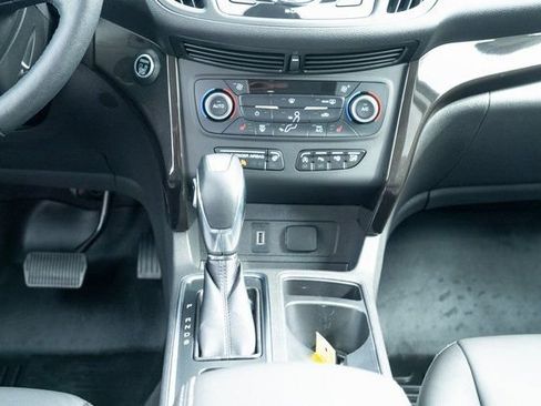 Used 2019 Ford Escape Titanium image 32