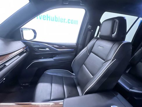 Used 2023 Cadillac Escalade Premium Luxury image 34
