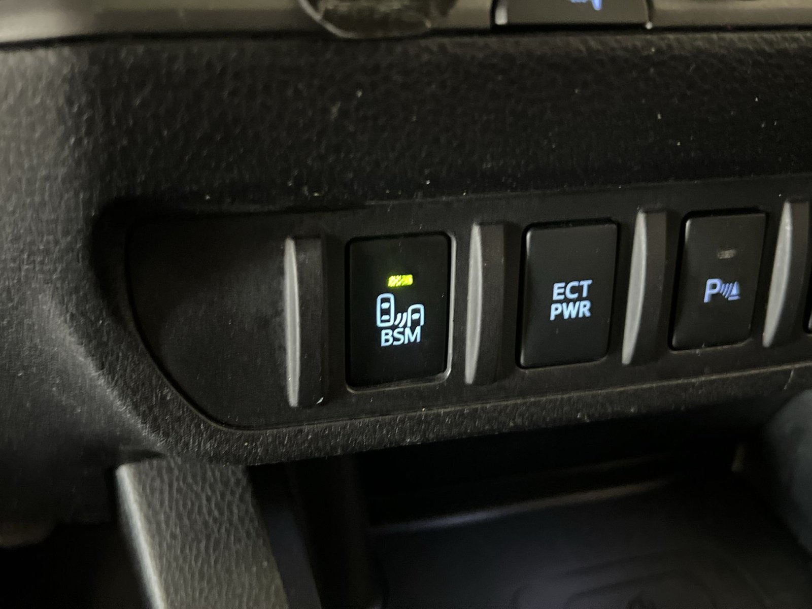 Used 2017 Toyota Tacoma TRD Sport w/ Premium & Technology Package RWD image 38