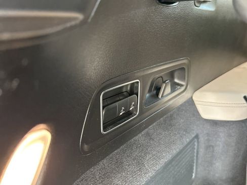 Used 2022 Mercedes-Benz GLS 450 4MATIC image 47