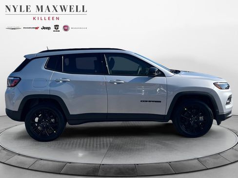 New 2026 Jeep Compass Latitude AWD/4WD image 17