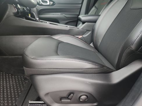 New 2026 Jeep Compass Trailhawk AWD/4WD image 20