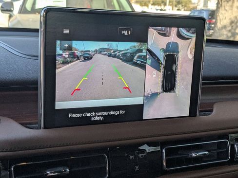 Used 2023 Lincoln Aviator Reserve w/ Equipment Group 201A image 16