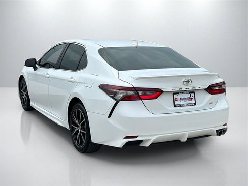 Used 2023 Toyota Camry SE image 7