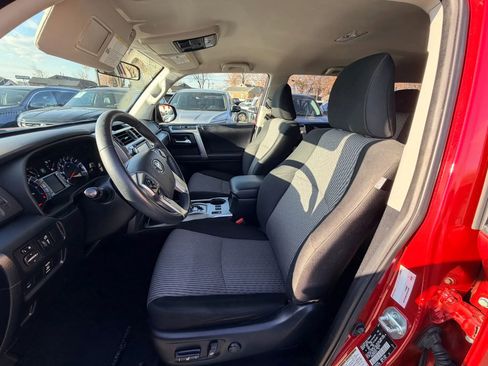 Used 2019 Toyota 4Runner SR5 image 11