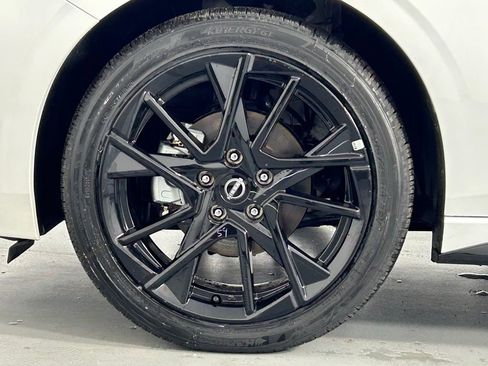 Used 2025 Nissan Sentra SR w/ Midnight Edition image 30