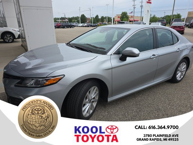 Used 2023 Toyota Camry LE FWD image 1