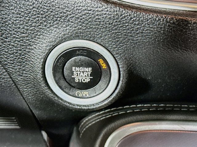 Used 2019 Dodge Challenger R/T RWD image 18