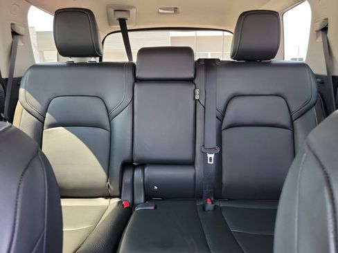 Used 2022 Nissan Pathfinder SL AWD/4WD image 17