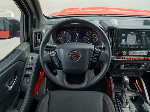 Used 2025 Nissan Frontier Pro-X RWD image 29