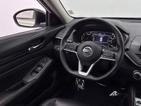 Used 2021 Nissan Altima 2.5 SR FWD image 24