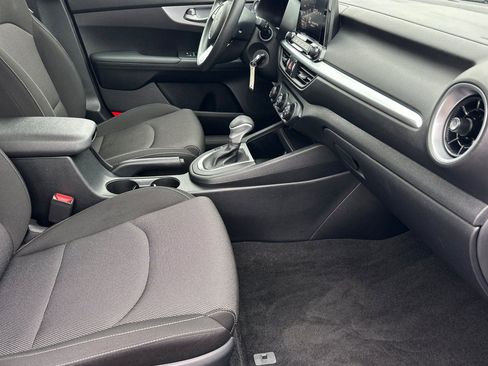 Certified 2024 Kia Forte LXS w/ LXS Technology Package FWD image 15