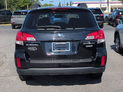 Used 2014 Subaru Outback 2.5i Premium AWD/4WD image 3