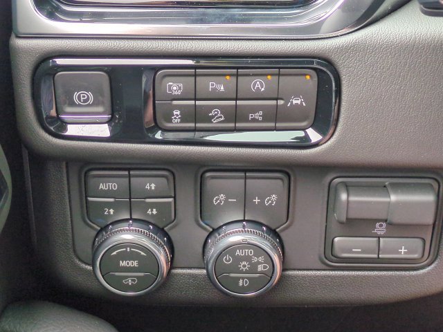 Used 2026 GMC Yukon Denali w/ Denali Reserve Package AWD/4WD image 19
